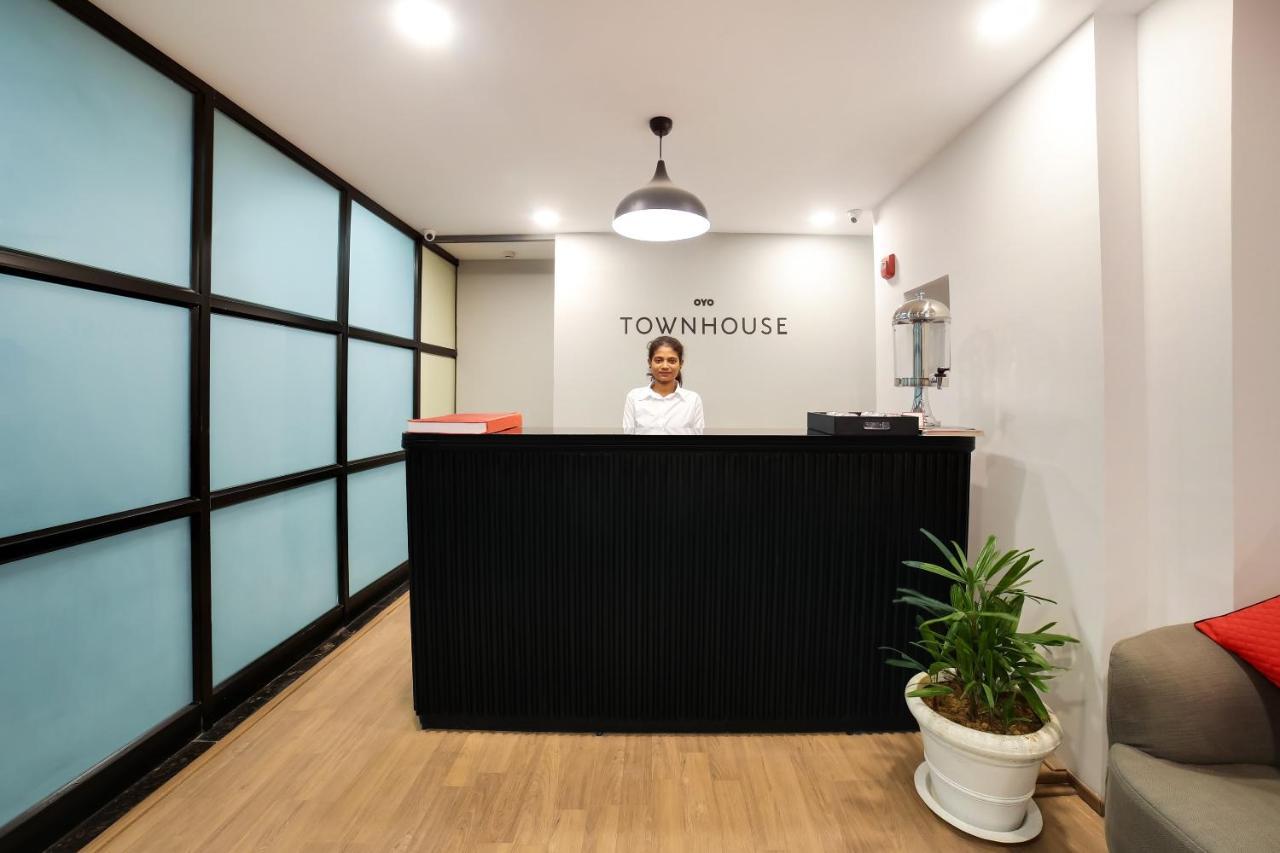 Oyo Townhouse 019 Anand Vihar New Delhi Exterior photo